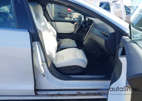 2018 Tesla Model S z USA, uszkodzony, nr VIN 5YJSA1E29JF276329